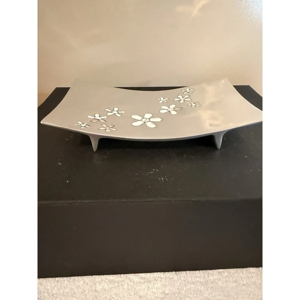 RLM Metal Flower Design Tray Decorative Plate with Feet Floral Pattern